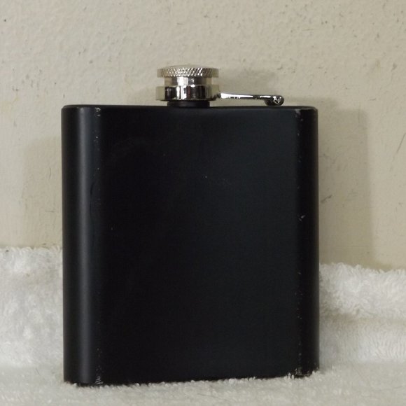 "Keep Calm And Chive On" Flask - Picture 4 of 4